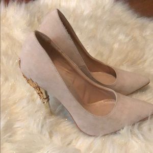 Nude golden flower heels